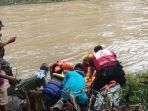 mayat-wanita-ditemukan-warga-di-aliran-sungai-ciliwung-12.jpg