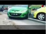 mazda2-gagal-manuver-dan-menabrak-honda-brio_20181020_123143.jpg