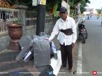 mbah-jamal-penjual-keliling-alas-setrika_20160506_205626.jpg