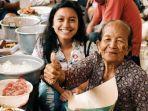 mbah-satinem-bersama-keluarganya.jpg