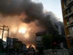 medan-plaza-terbakar_20150822_114659.jpg