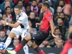 megabintang-juventus-cristiano-ronaldo-berduel-dengan-pemain-manchester-united_20181107_133704.jpg