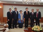megawati-bertemu-dengan-presiden-korsel_20171116_100509.jpg