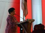 megawati-hadiri-perayaan-hari-perawat-internasional-di-semarang_20180514_131138.jpg