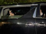 megawati-naik-alphard.jpg