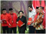 megawati-serahkan-rekomendasi.jpg