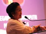megawati-soekarnoputri-berikan-kuliah-umum-di-lemhanas_20150528_135646.jpg