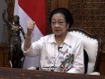 megawati-soekarnoputri-saat-pidato-politik-menanggapi-dinamika-politik-tanah-air-saat-ini.jpg