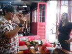 melaney-ricardo-jual-cincin-ke-andre.jpg