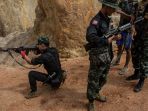 melihat-kamp-pelatihan-penentang-junta-militer-myanmar_20211208_162341.jpg