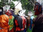 melihat-kampung-ondel-ondel-di-kramat-senen_20200221_015007.jpg