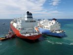 melihat-proses-aktivitas-pemindahan-lpg-di-fsru-lepas-pantai_20160426_003200.jpg