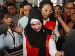 memakai-hijab-roro-fitria-jalani-sidang-lanjutan_20181017_193247.jpg