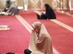 membaca-al-quran-di-bulan-ramadan_20220404_152207.jpg