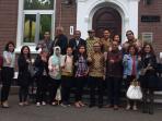 menaker-buka-puasa-dengan-warga-indonesia-di-belanda_20160612_085329.jpg