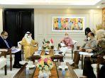 menaker-ida-fauziyah-dengan-duta-besar-uni-emirat-arab.jpg