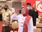 menaker-ida-saat-mengikuti-upacara-peringatan-hari-ulang-tahun-hut-ke-75.jpg