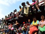 mencari-status-pengungsi-migran-berbaris-menuju-as_20211119_142331.jpg