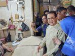 H-5 Lebaran, Mendag Budi Cek Harga Bahan Pokok dan Traktir Ibu-ibu di Pasar Kebon Kembang Bogor
