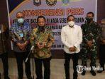 mendagri-tito-karnavian-ketiga-kiri-bersama-ketua-komisi-ii-dpr-ahmad-doli-kurnia-kiri.jpg