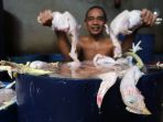 mendekati-h-lebaran-harga-daging-ayam-naik-cukup-tinggi_20200523_220427.jpg