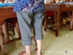 mengajar-di-sekolah-ini-harus-cincing-celana-sering-ada-ular-masuk-kelas_20160922_142005.jpg
