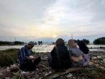 mengghadap-laut1233.jpg