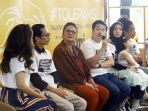 mengingat-toleransi-di-film-bumi-itu-bulat_20190311_211123.jpg