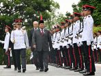 menhan-prabowo-terima-penganugerahan-dari-presiden-singapura_20231121_175549.jpg