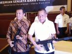 menhan-ryamizard-ryacudu-saat-meresmikan-senjata-pindad_20160610_110709.jpg