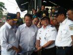menhub-budi-karya-sumadi-saat-mengunjungi-stasiun-tanjungkarang.jpg