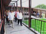 menhub-budi-karya-sumadi-saat-meninjau-dua-bandara-di-papua-y.jpg