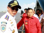 menhub-dan-gubernur-kalbar-kunjungi-pelabuhan-dwikora-pontianak_20150325_104426.jpg