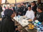 menhub-ditemani-ketua-fbr-makan-bakso-bersama_20190119_205727.jpg