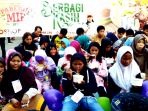menikmati-mie-langsung-dibuat-dari-paberik-mie-di-jakarta-fair_20190621_113535.jpg