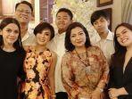 menilik-potret-kekompakan-yuni-shara-dan-mantan-suami-saat-rayakan-ulang-tahun-putranya-ke-17.jpg