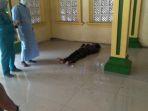 meninggal-di-teras-masjid.jpg