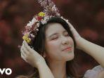 menjadi-dia-tiara-andini.jpg