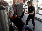 menjalani-latihan-fisik-di-rai-fitness.jpg