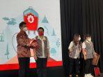 menkes-gunadi-dan-yanti-airlangga-nih3.jpg