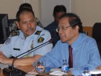 menko-maritim-rizal-ramli-sidak-ke-bandara-sh_20160428_102058.jpg