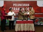 menko-pmk-puan-maharani-saat-meluncurkan-gerakan-pembangunan-desa-semesta-di-kantor-kementerian-pmk_20150407_125352.jpg