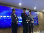 menkominfo-budi-arie-setiadi-tengah-wamenkominfo-nezar-patria-kanan.jpg