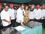 menkominfo-rudiantara-tinjau-infrastruktur-tik_20170802_124115.jpg