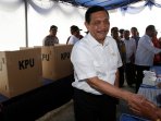 menkopolhukam-luhut-panjaitan-tinjau-pilkada-tangsel_20151210_230103.jpg