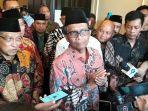 menkopolhukam-mahfud-md-memberikanvvv.jpg