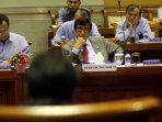 menkumham-rapat-kerja-dengan-komisi-iii-dpr_20150406_184221.jpg