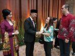 menperin-agus-gumiwang-saat-serah-terima-jabatan.jpg