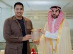 menpora-dito-ariotedjo-bersama-wakil-menteri-pemuda-dan-olahraga-arab-saudi-he-bader-alkadi.jpg