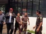 menpora-dito-ariotedjo-tiba-di-kejaksaan-agung-1232.jpg